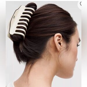 Lululemon JUMBO CLAW CLIP “Authentic” Coming Soon
